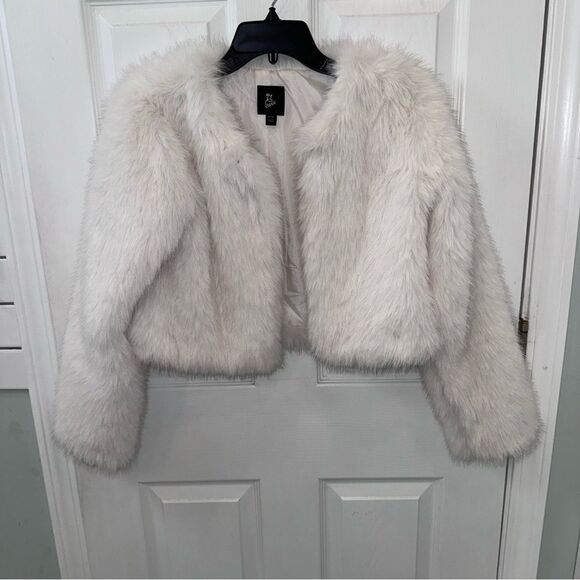 Art Class White Faux fur open coat- new without tags - Picture 3 of 9